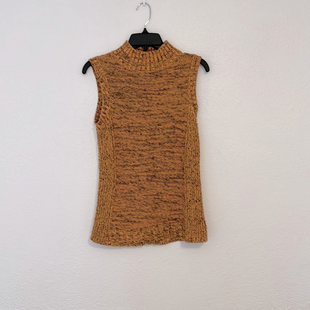 Women’s Nine West sleeveless sweater, never worn, size M